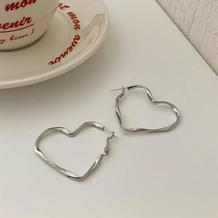 Aesthetic minimalist heart earrings for y2k style and jacket looks - standart / silver - earrings