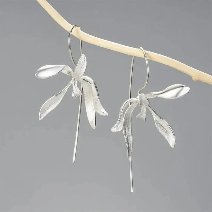 Minimalist aesthetic orchid earrings - standart / silver - earrings