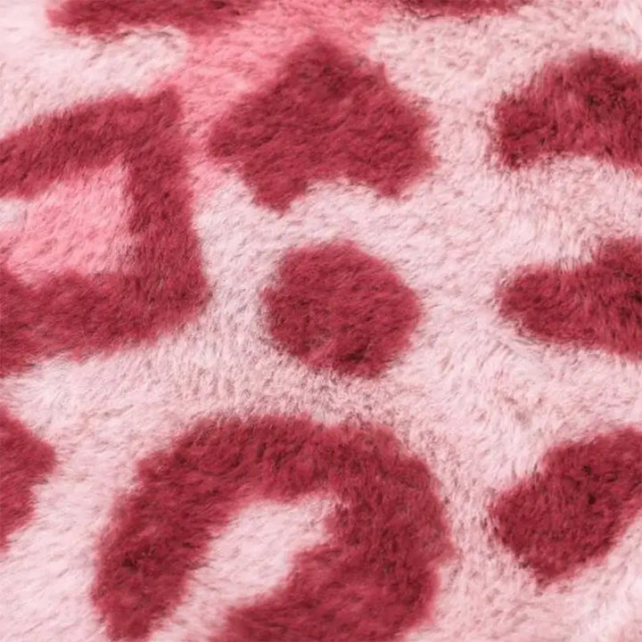 Pink preppy leopard rug for a chic aesthetic bedroom - rugs