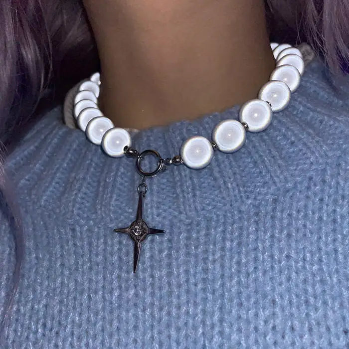 Reflective pearl necklace