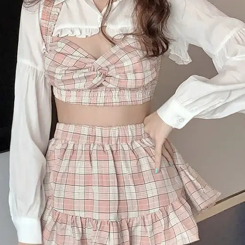 Sexy 2000s schoolgirl outfit
