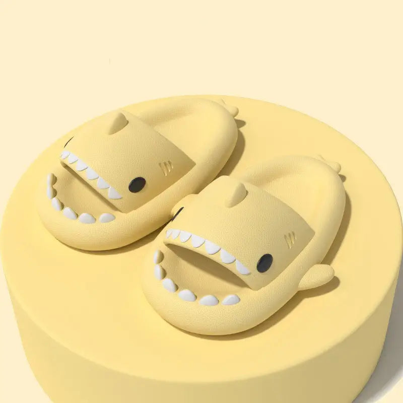 Shark y2k slippers for a bold fashion statement - egg yellow / 36/37 (foot 23.5cm)