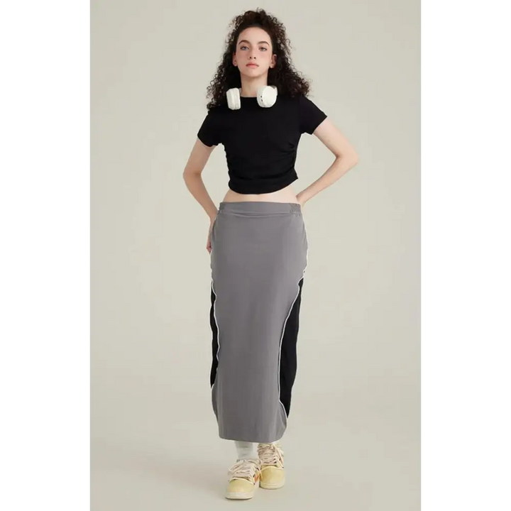 Sophisticated side ruched crop tee with crew neckline for y2k style