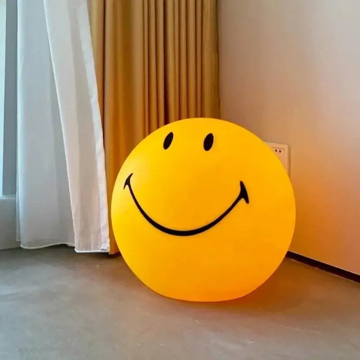 Smiley face lamp