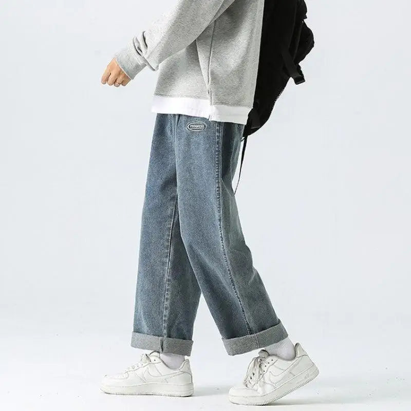 Light-wash baggy jeans for the soft boy aesthetic - blue / s