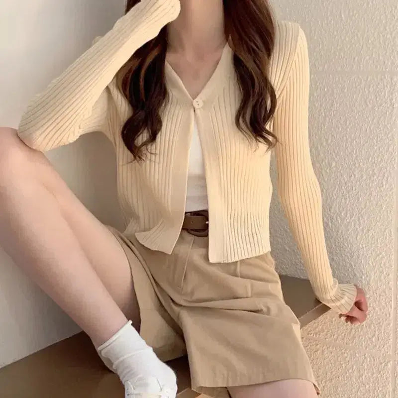 Soft girl slim fit cardigan in pastel shades for y2k style