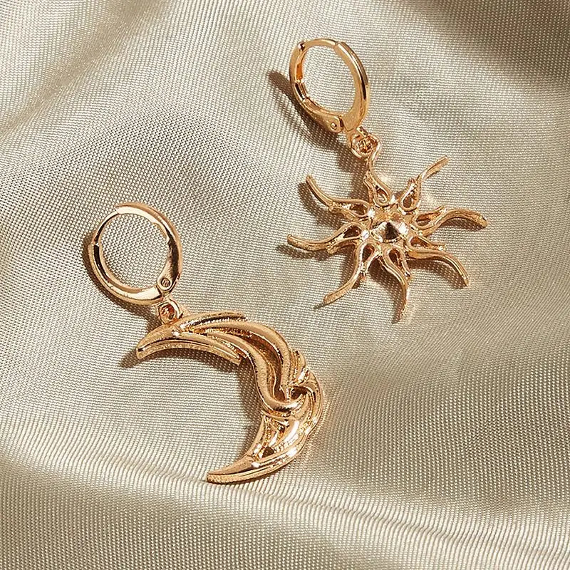 Sun and moon magic earrings for celestial elegance - standart / gold - earrings