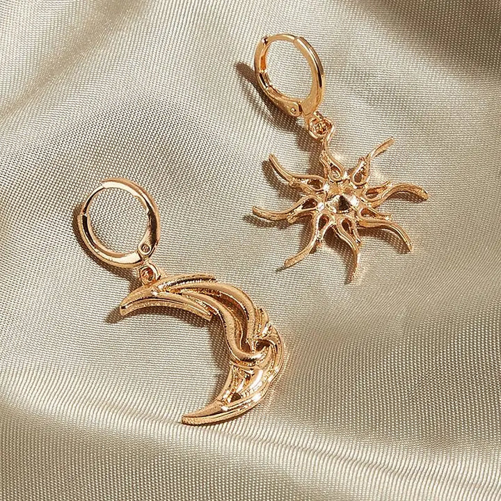 Sun and moon magic earrings for celestial elegance - standart / gold - earrings