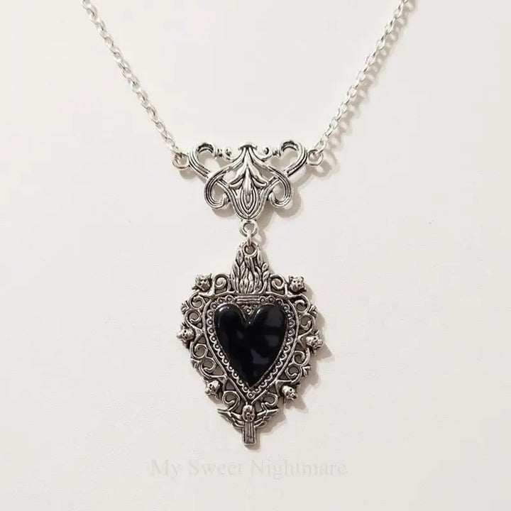 Adjustable y2k burning heart pendant necklace in zinc alloy - black