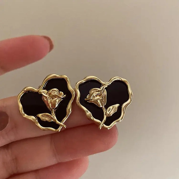 Vintage style rose heart earrings for your aesthetic outfit - earrings