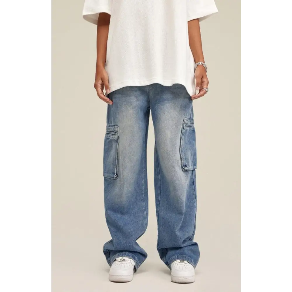 Light wash denim cargo jeans for a relaxed style - blue / s