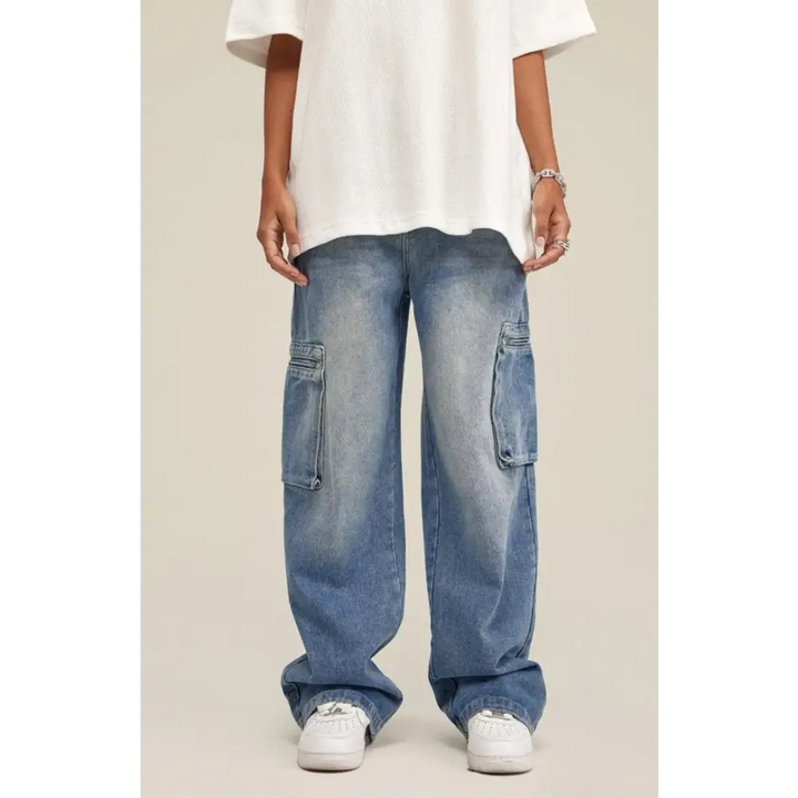 Light wash denim cargo jeans for a relaxed style - blue / s