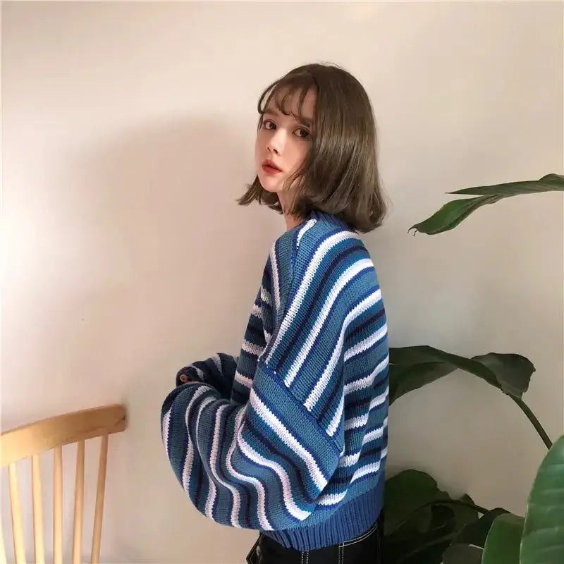 Knitted sweater with dropped shoulders and mock neck style - blue / one size