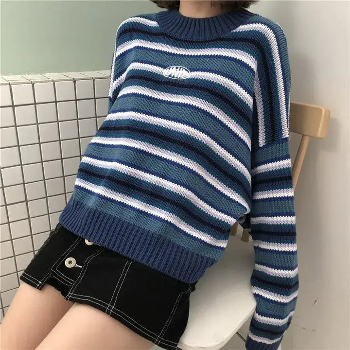 Knitted sweater with dropped shoulders and mock neck style - blue / one size