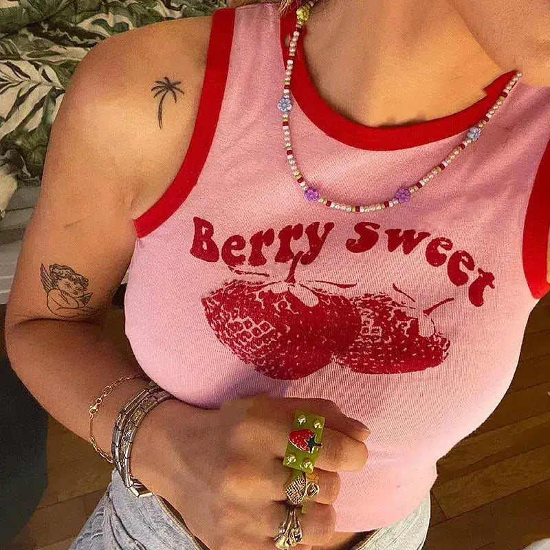 Berry sweet y2k crop top for a trendy stylish look - pink / s