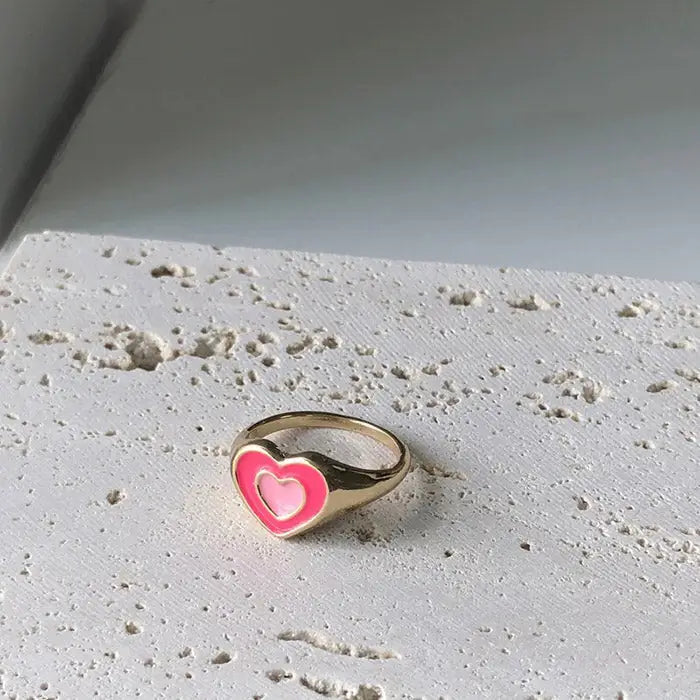 Two-tone heart ring perfect for y2k style and layering - gold / pink - ring