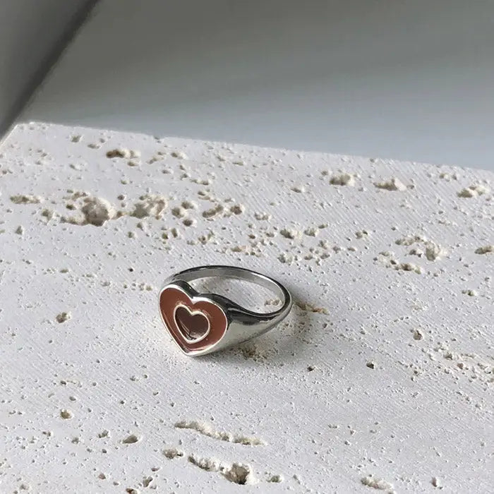 Two-tone heart ring perfect for y2k style and layering - silver / brown - ring