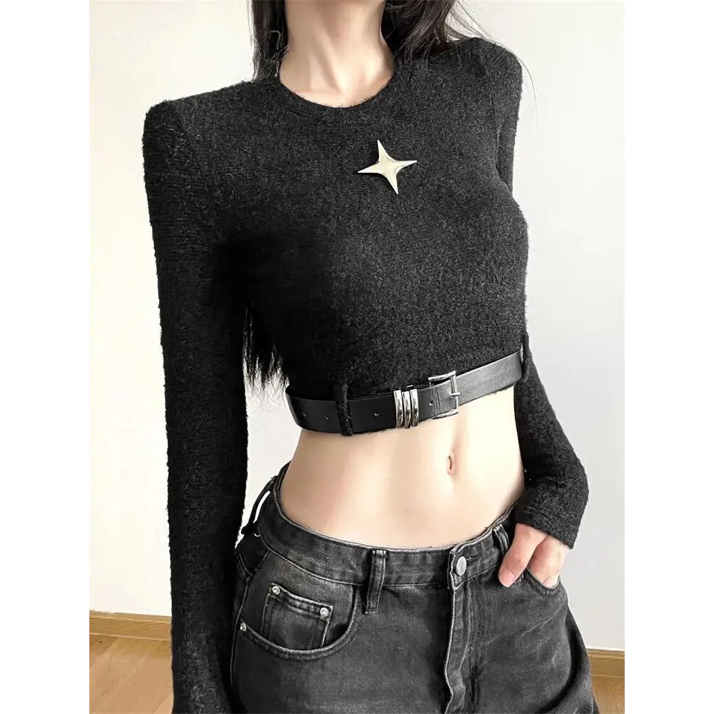 Y2k chic cropped top with waist-cutting design and astral accents - crop